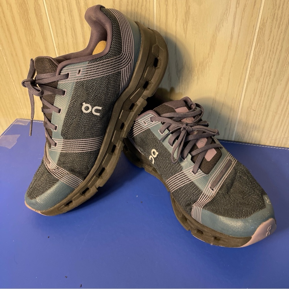 On Cloud Cloudgo Running Shoes Men’s size 10(9.5?) EU 44